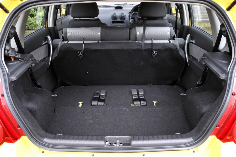  Chevrolet Aveo 5-Door 2008 года  (UK) (фото 13 из 21)